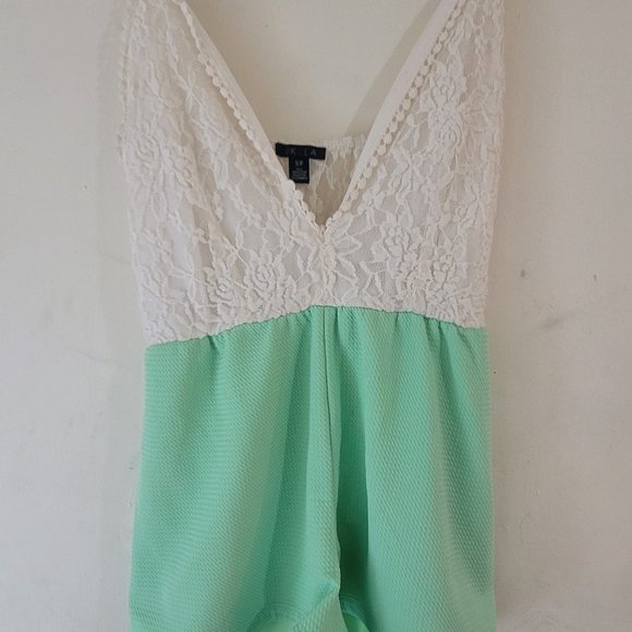 UK2LA Teal and White Laced Romper Size: Small - Picture 14 of 16